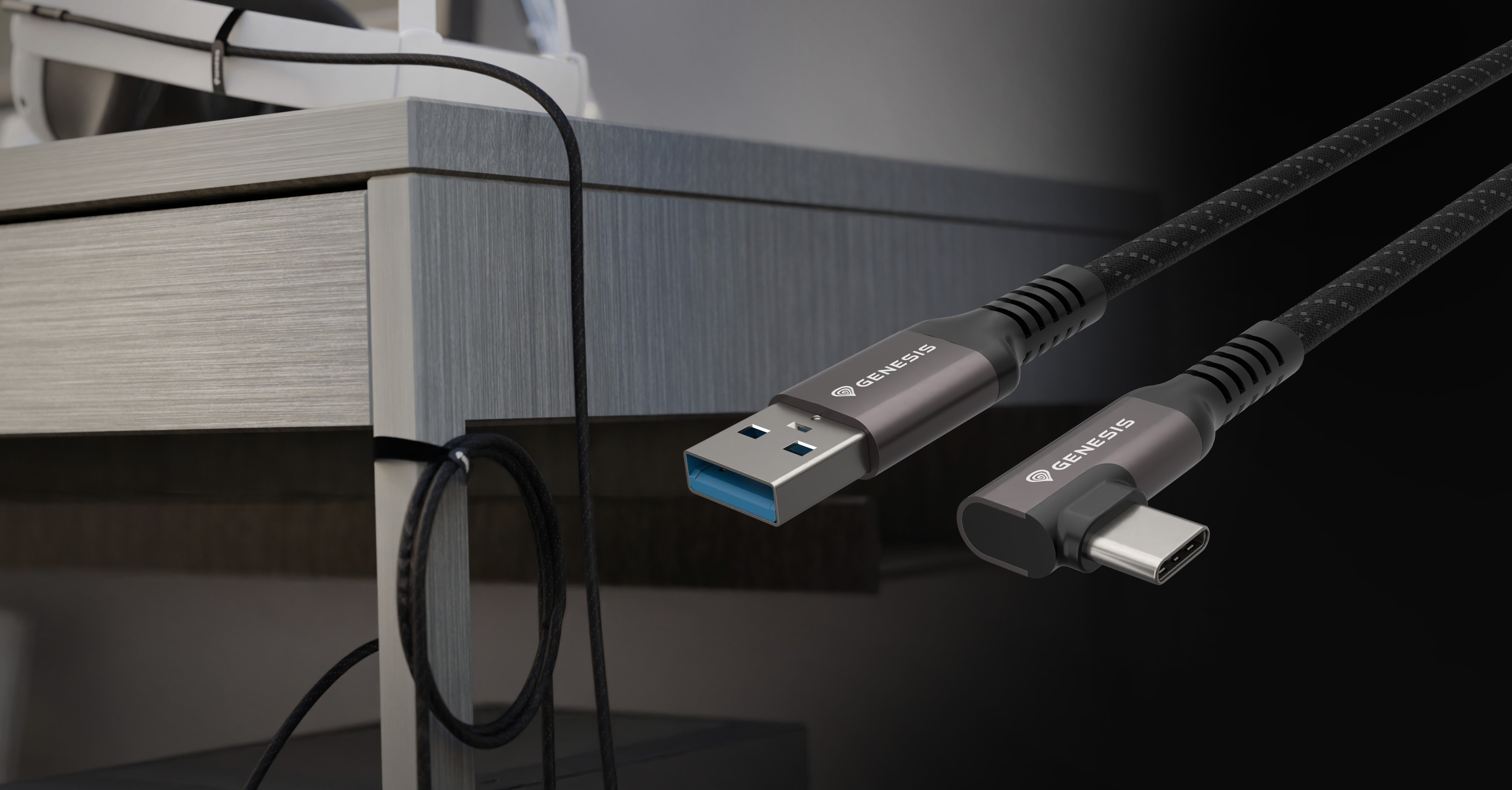 Schwarzes USB-C-auf-USB-A-Kabel, 3 Meter lang, für die Datenübertragung mit 5 GB/s und 15 W Leistung. Geeignet für verschiedene Geräte