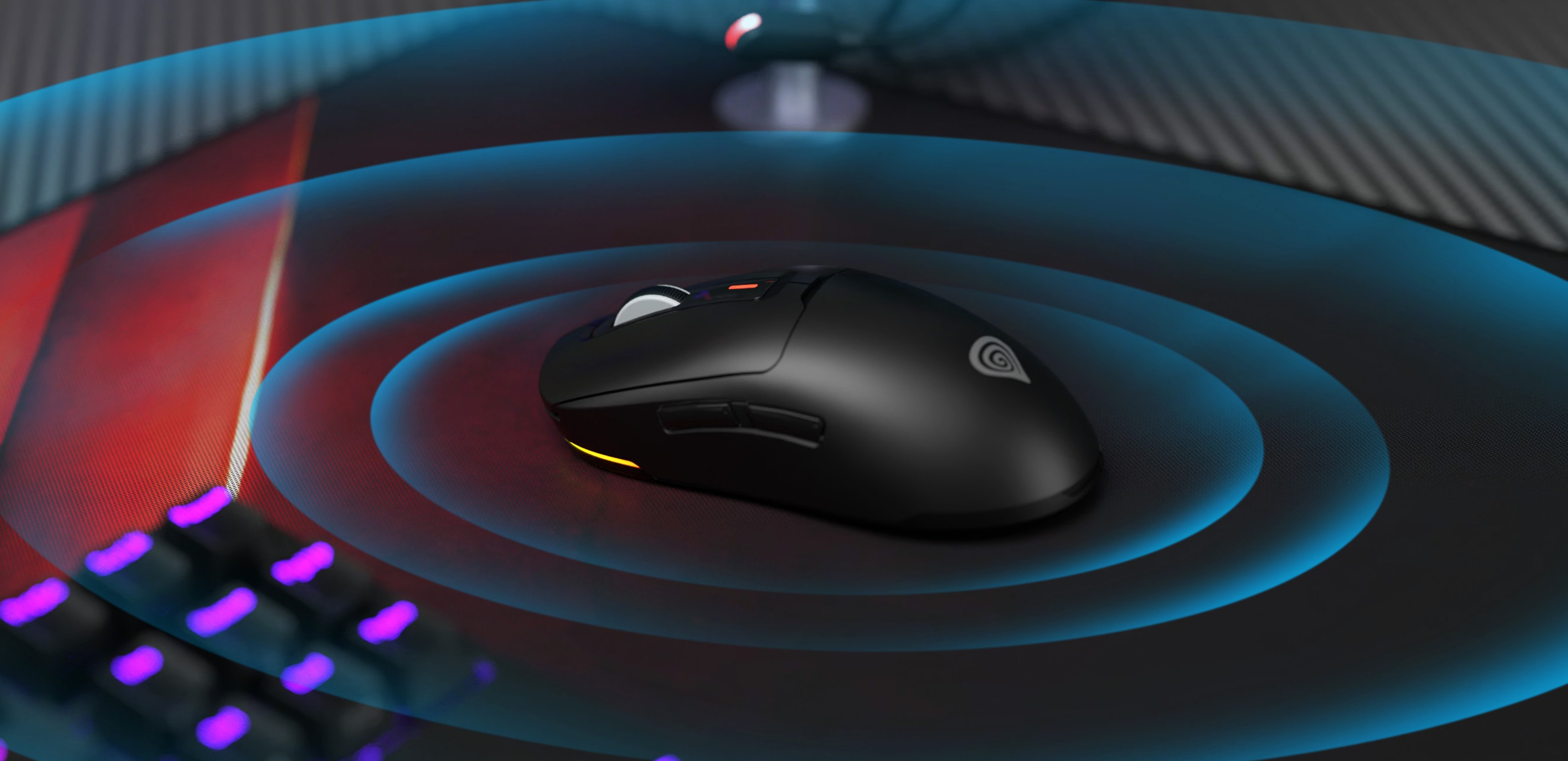 Kabellose Gaming-Maus Genesis Zircon 660 mit elegantem schwarzem Design und 12.000 DPI-Sensor, platziert auf einem Gaming-Mauspad